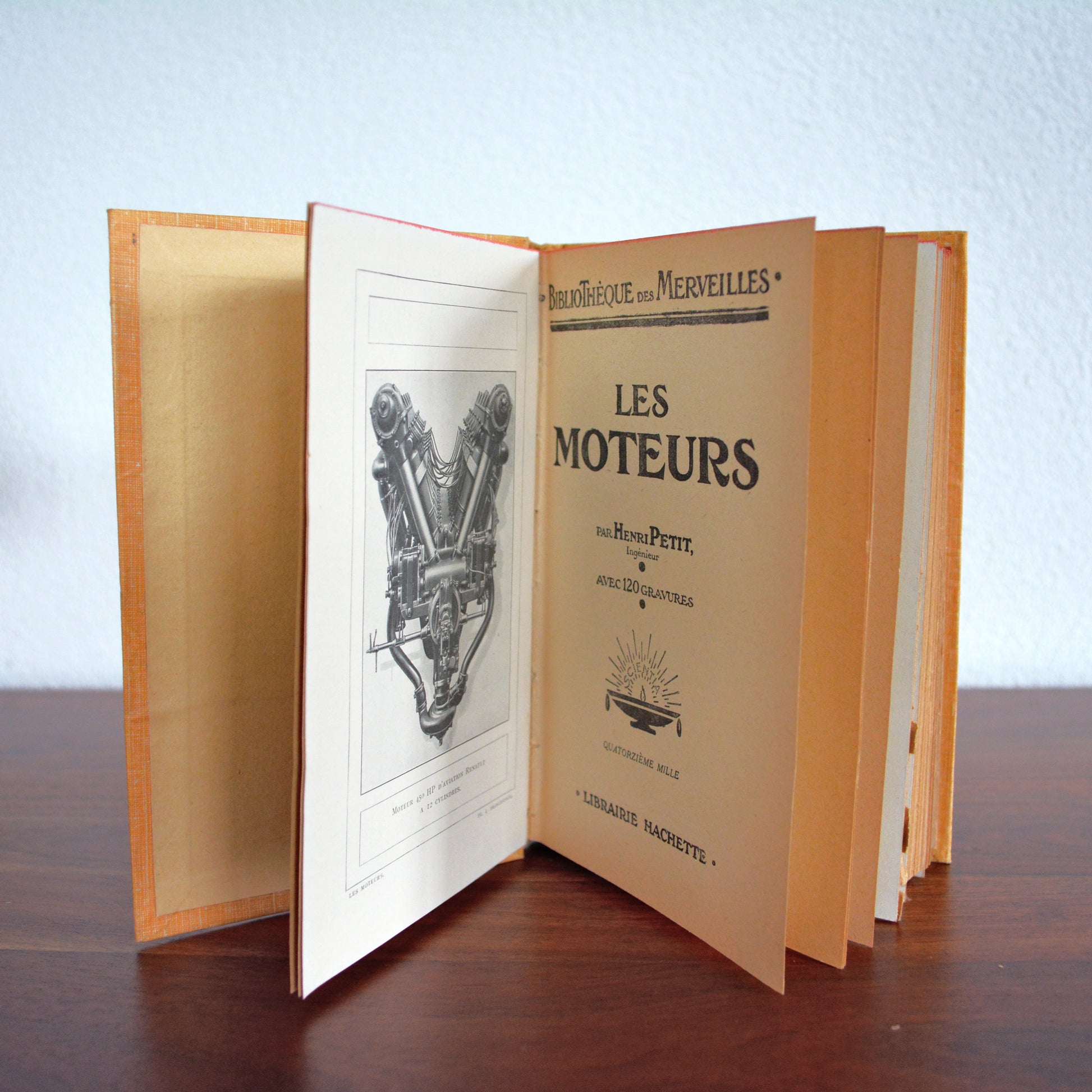 Intérieur du livre "Les moteurs", Henri Petit, Librairie Hachette, 1922