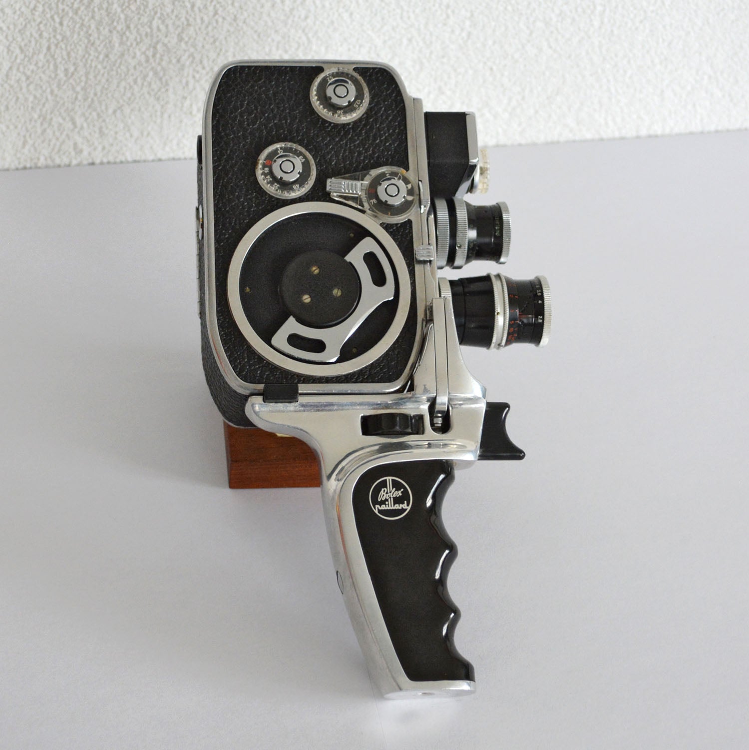 Caméra cinématographique Paillard Bolex B8L vintage des années 50 - vue de côté
