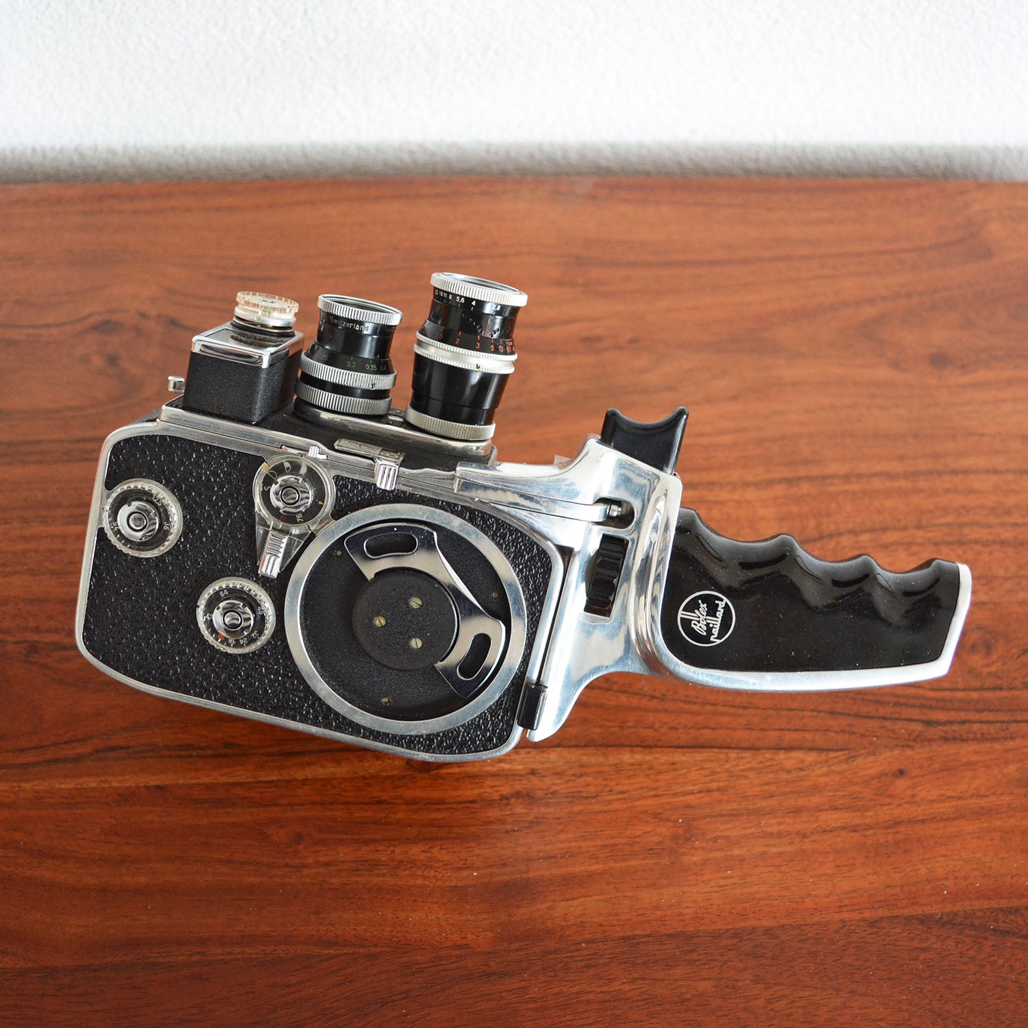 Caméra cinématographique Paillard Bolex B8L vintage des années 50 - vue horizontale