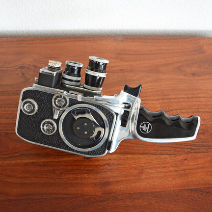 Caméra cinématographique Paillard Bolex B8L vintage des années 50 - vue horizontale