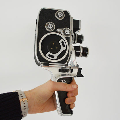 Caméra cinématographique Paillard Bolex B8L vintage des années 50 - prise en main