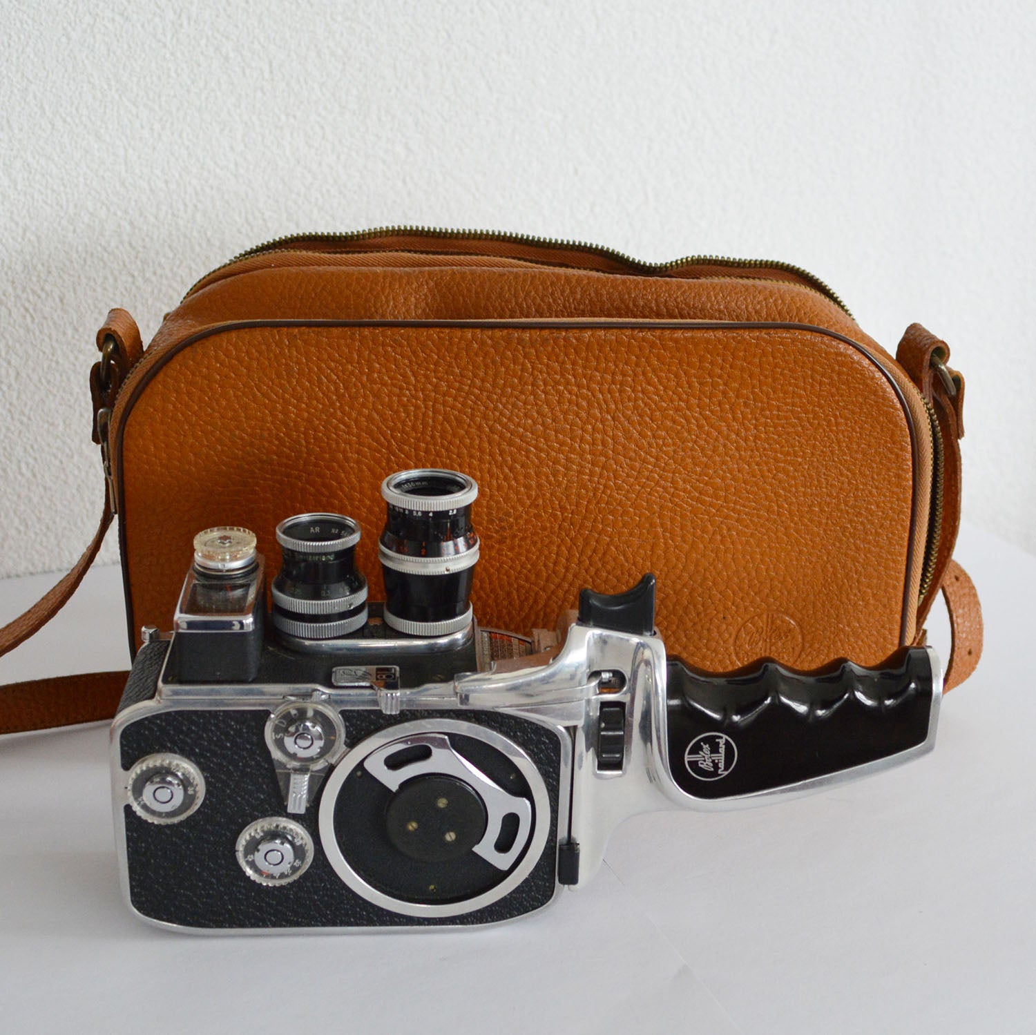 Caméra cinématographique Paillard Bolex B8L vintage des années 50 - Sacoche vintage en cuir 