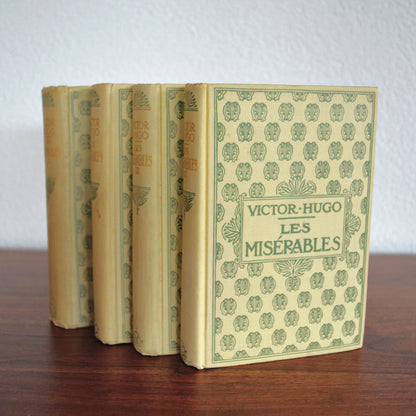 Livres "Les Misérables", 4 tomes, Victor Hugo