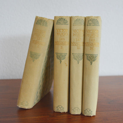Livres "Les Misérables", 4 tomes, Victor Hugo