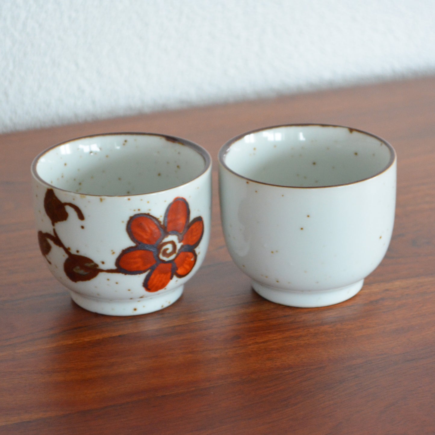 6 tasses en céramique avec motif floral